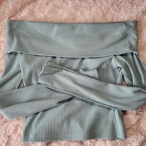 Elegant Off-the-Shoulder Ribbed Sweater - Light Gray